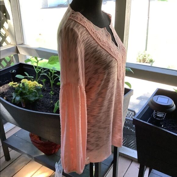 JW Style...Women Sweater   - Picture 3 of 6